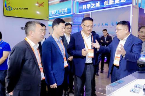 中汽创智重磅亮相SAECCE 2025,行业首发“人-车-路-云-星”全维信息技术平台联合创新体
