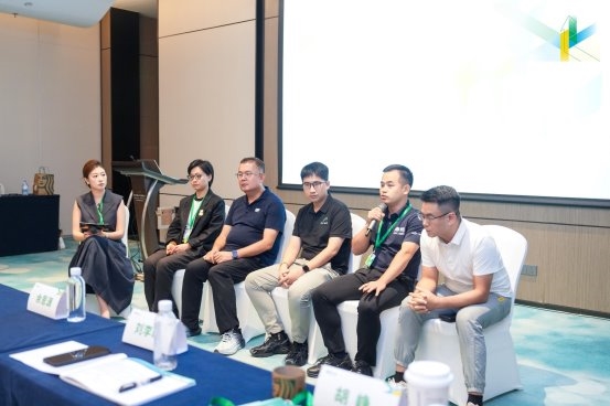 地上铁2025届创连大会引领下一个周期：新能源物流行业的八大必读关键词