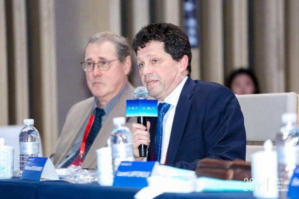 2025世界世界科学家论坛青年科学家大会在沪举办,深度对话顶尖大师