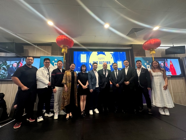 植根新西兰，架设亚太金融桥梁RockGlobal CEO Hayden受总理Luxon邀请出席中秋晚宴，共绘中新合作新蓝图。 