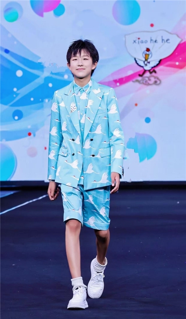 王亚伦《中国少年》MV温暖上线 音乐少年用歌声与行动诠释新时代风采