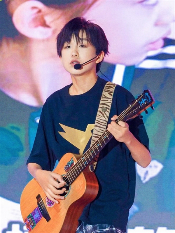 王亚伦《中国少年》MV温暖上线 音乐少年用歌声与行动诠释新时代风采