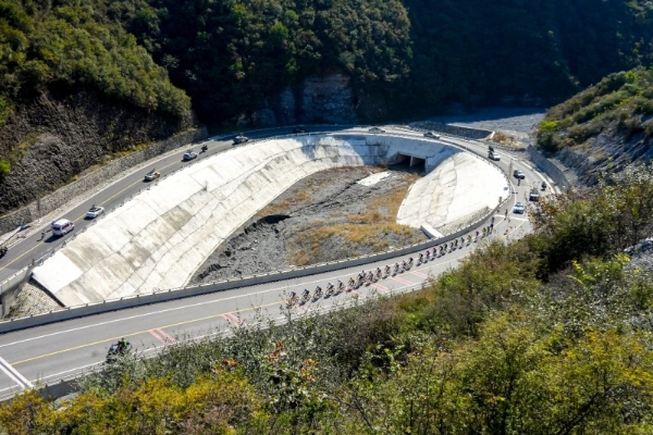 2025环门头沟国际公路自行车赛圆满落幕 生态赛道绘就国际盛会，京西福地奏响融合新章 