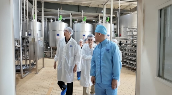 达人溯源团共探完达山全产业链，见证中国乳业ESG实践标杆 
