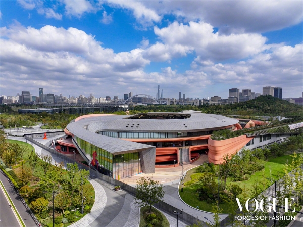 2025VOGUE时尚之力盛会: 百花齐放序新章