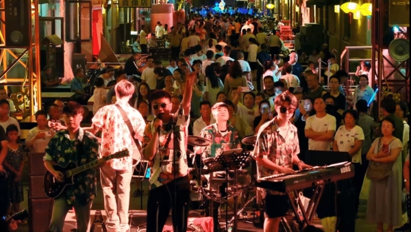 华影文旅一条街火爆一座城 夜经济专家 那年昔阳创造8亿+流量 全网第一