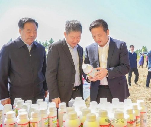 鲁花“乐地生”花生蛋白肽水溶肥水稻测产观摩会 在江西万年举行