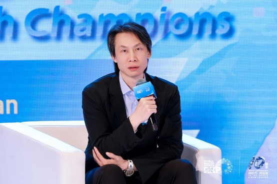 向世界 再出发 2025国际冬季运动博览会开幕 