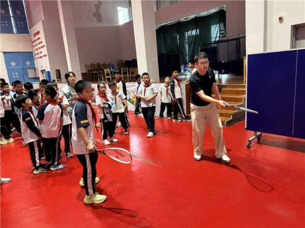 壁动青春,球创未来:世界壁球日校园体验活动在长沙德成学校成功举办