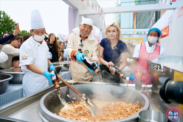 全城共饮1.3万杯啤酒，10万人打卡，优布劳熬菜啤酒嘉年华引爆邯郸 