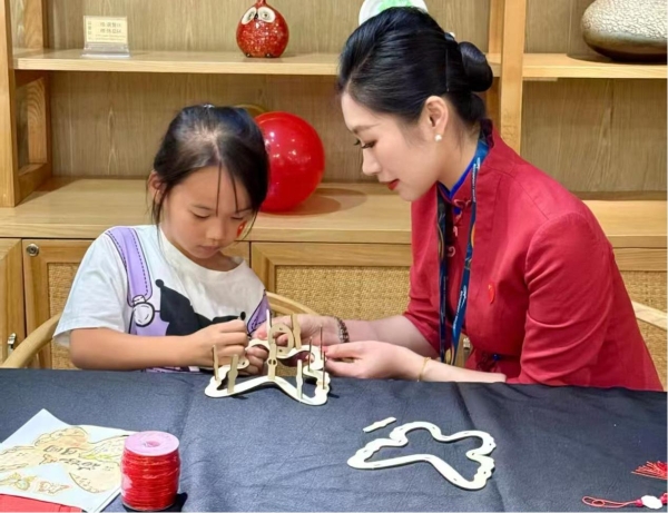 东航空地联动共庆中秋佳节 