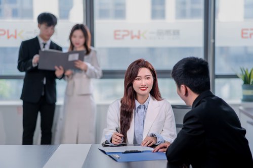 线上发展的“神助攻”:看一品威客网如何赋能服务商高效创收