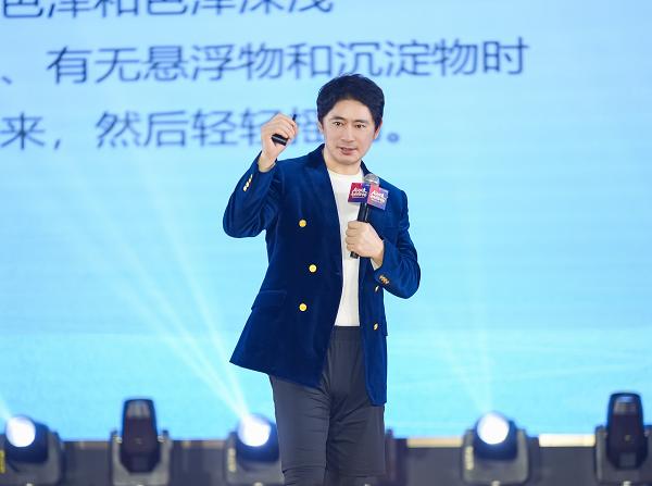 盗铃医生AI大健康创富峰会暨亿万富翁孵化百城巡演第七站在杭州开幕