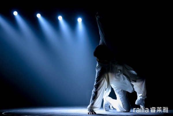 全球美护行业迎来创新突破:railia 发布首款AI嵌入式美容面罩