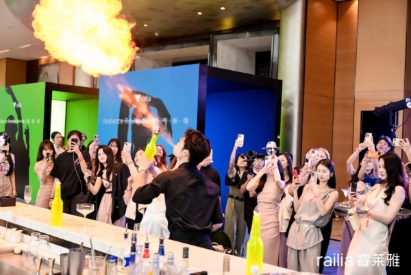 全球美护行业迎来创新突破:railia 发布首款AI嵌入式美容面罩