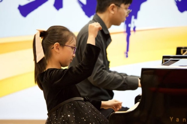 廖明飞五度助力8岁学生办专场，31载深耕音乐教育显初心 