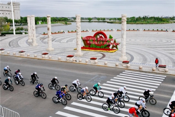 2025中国公路自行车公开赛（衡水站）鸣笛开赛