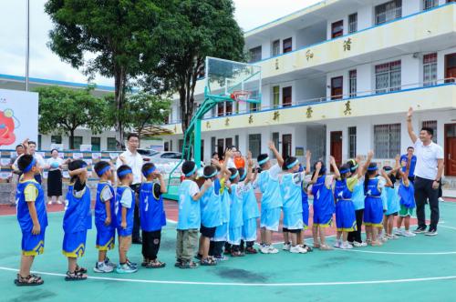 健集合生元联动星合荟伙伴,以公益行动助力乡村儿童健康成长