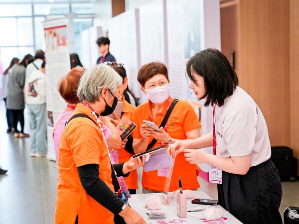 乳腺癌防治月 富士胶片携手粉红丝带传递粉红力量