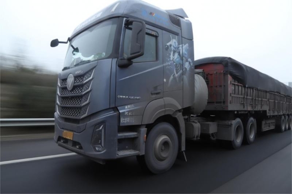 百公里气耗28.2kg!欧曼银河5M 14N 510马力燃气车煤炭场景运营全纪实