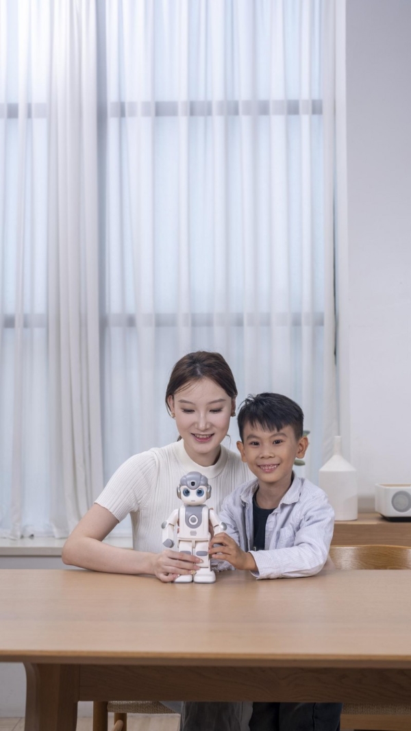 优必选悟空2代AI陪伴教育机器人发布:大模型赋能成长,重新定义儿童智能伙伴