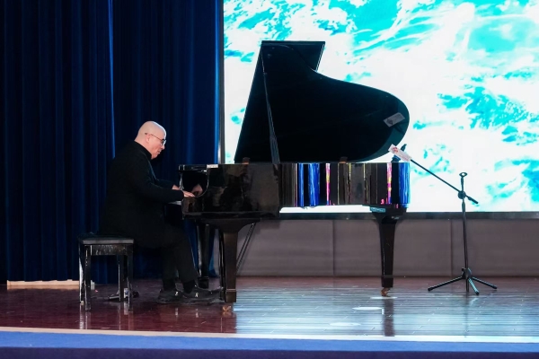 AIA健康校园计划公益行在沪启动，与IB课程共筑学生幸福力 