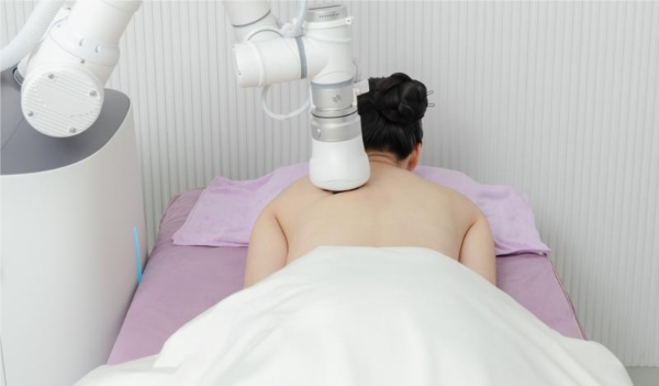 科技赋能服务，稳定创造价值——俏妃云智护机器人，让专业服务始终如一 