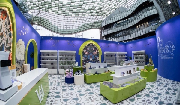 共绽「无尚繁华」 英国V&A博物馆威廉·莫里斯自然花园全国购物中心限时体验首落苏州