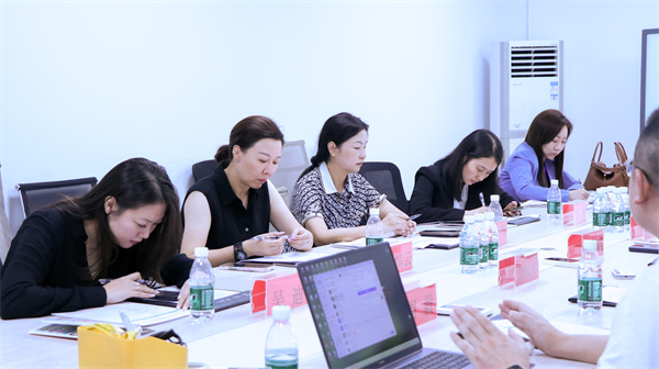 创新无界，韧性生长！德勤评审团来访新讯集团实地考察，共话高科技成长新范式 
