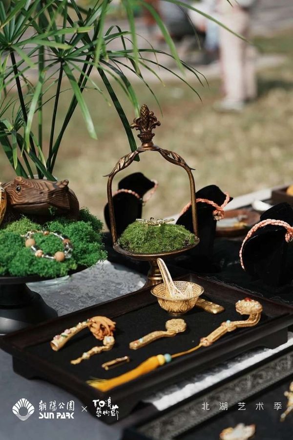 月圆亮马 艺聚朝阳：消费季进行时！北湖艺术季先“浪”起来，以艺术盛宴共迎灯光主题全面绽放 