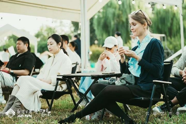 月圆亮马 艺聚朝阳：消费季进行时！北湖艺术季先“浪”起来，以艺术盛宴共迎灯光主题全面绽放 