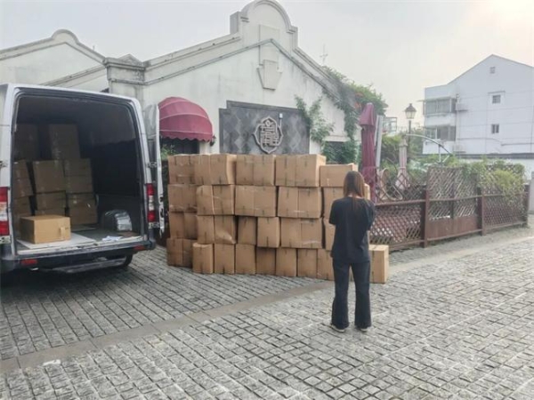 全亿健康爱心捐赠防护物资，守护姑苏环卫工作者健康 