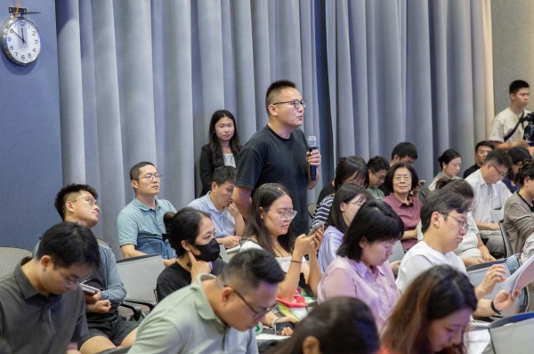 聚焦“稳外贸、稳外资”：30+主流媒体团调研雅迪全球化实践 