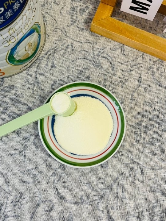 含乳铁蛋白的奶粉怎么选，先来看哪款奶粉含乳铁蛋白 