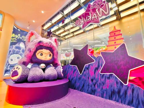 名创优品西北首家MINISO LAND亮相西安，打造潮流消费新地标 