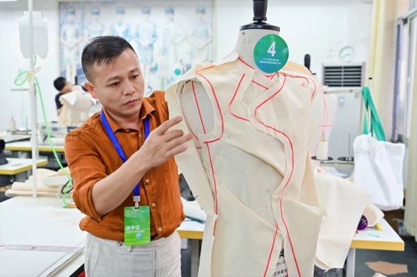 指尖博弈，荣耀加冕！最新“十佳服装制版师”等人才名单新鲜出炉 