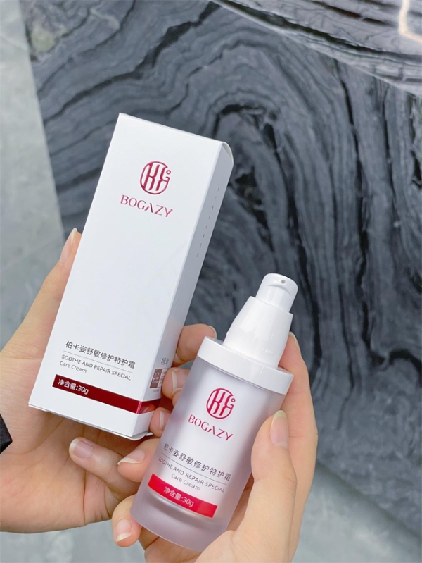 柏卡姿舒敏修护特护霜，于凉凉寒冬中，开启与肌肤的温柔对话 