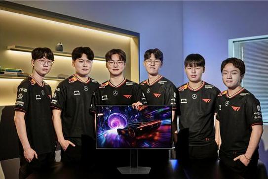 三星携手传奇战队T1：双十一签名显示器臻品拍卖启幕，尖端装备助燃竞技梦想 
