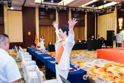 万百万博士解读“鱼与熊掌兼得”：盗龄医生的新健康财富观 