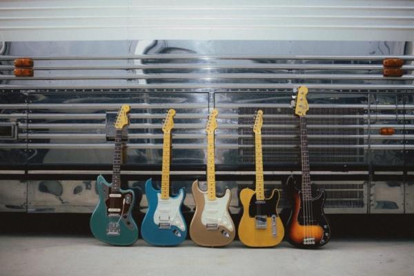 FENDER全新推出美产专业经典系列，融合传承、创新与强劲性能 