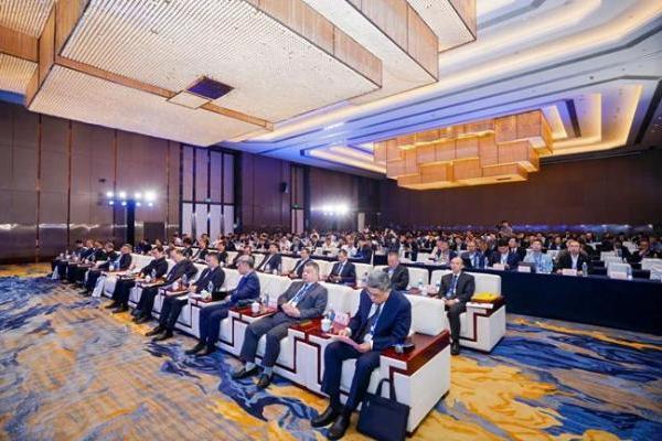 行业盛会 万众瞩目 2025中国重型机械科技大会在河南郑州成功举办 