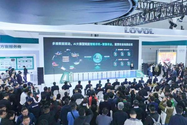 重塑智慧农业新未来 | 潍柴雷沃发布中国首个智慧农业AI大模型 