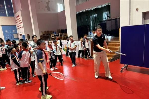 壁动青春，球创未来：世界壁球日校园体验活动在长沙德成学校成功举办 