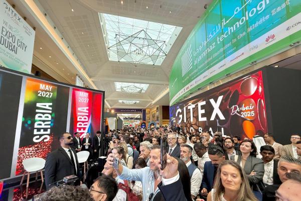 GITEX 2025现场直击：云深处山猫M20智能安防巡检与应急消防解决方案引瞩目