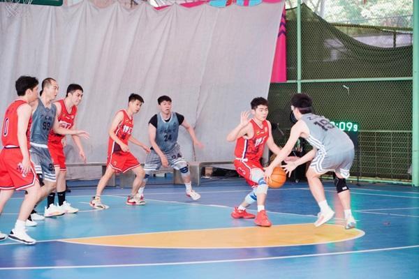 荣耀加冕 广东博众队成功跻身 “东莞证券杯” 篮球赛六强 