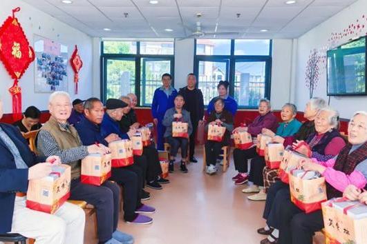 重阳敬老传美德，红色记忆励初心 | 思乐得重阳系列活动温暖启幕，共叙家国情怀 