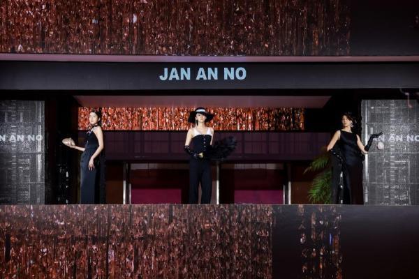 机器人开场 第三届西安时装周在开元商城盛大启幕 