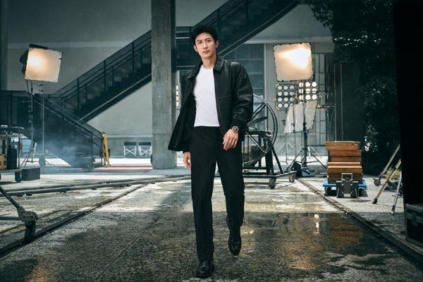 以全能状态 驭自由人生 百年灵品牌代言人黄景瑜演绎全新品牌大片 