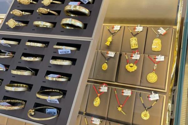 北京黄金批发市场探店：千九福金包银，解锁高性价比购金新方式 