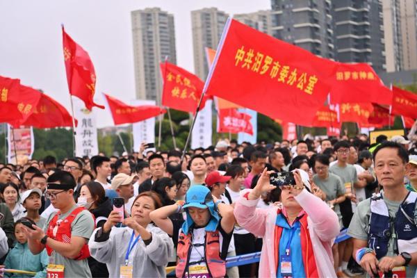 山水间“亲汨”竞逐，文脉中“甜汨”传承 2025中国山马越野系列赛（湖南汨罗站）圆满收官 